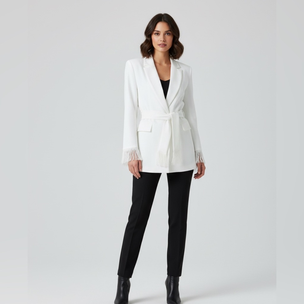 NWT Fitucci White Blazer with a tie belt sz42